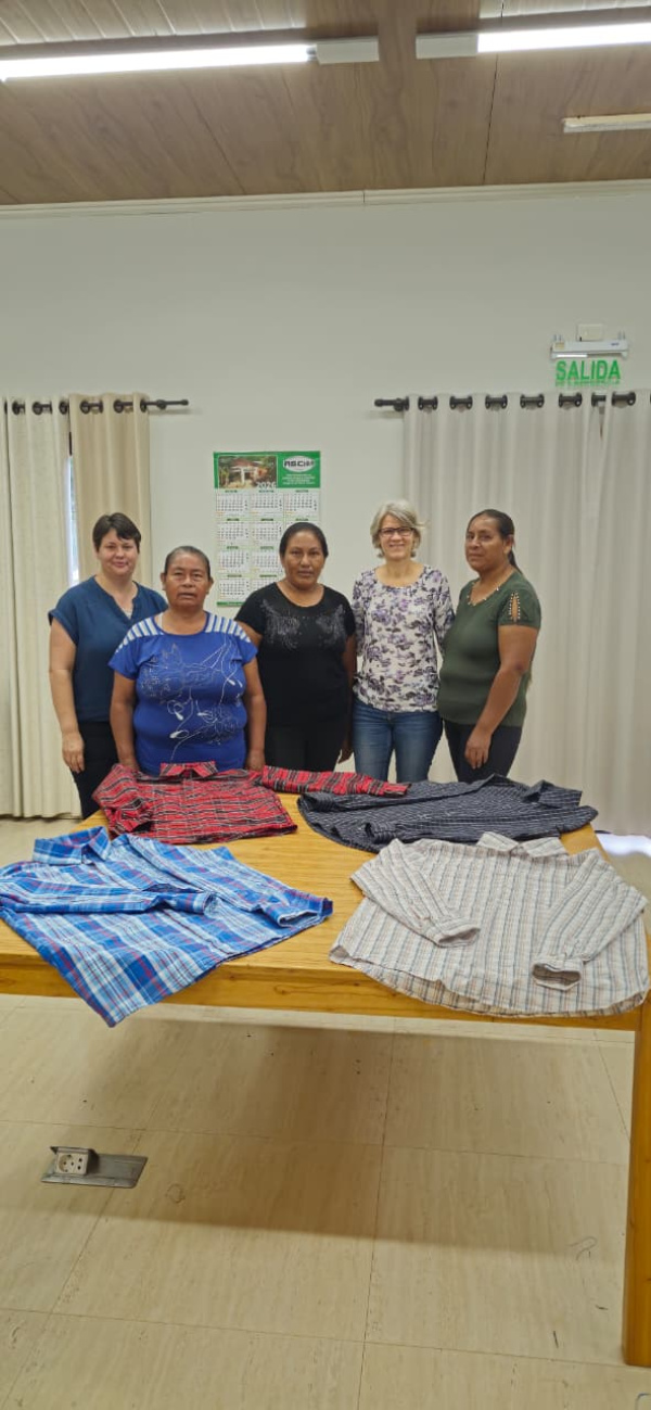 Capacitación para la instructora del curso de costura