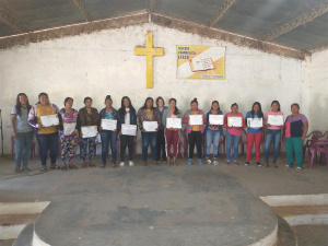 Culminan dos cursos modulares de costura en Efeso