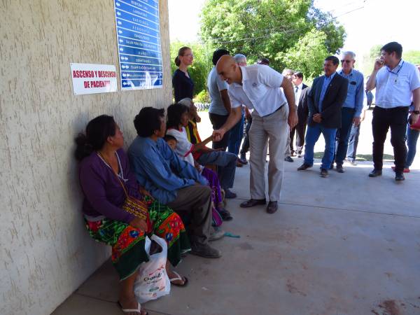 Ministro de salud conociendo ASCIM